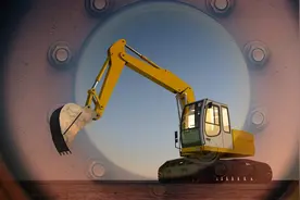 十年挑战国际巨头，这是一部挖掘机励志史 | 晓报告图片