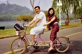 天津53岁丁克男：用省下的钱全款买车买房，雇阿姨司机，享受生活图片