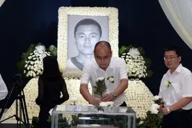 31岁保安因救人牺牲，董事长承诺养育保安后代，发放170万抚恤金图片