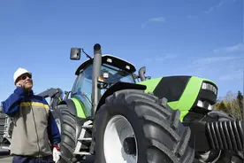 2021年我国拖拉机市场的三个企业圈两种竞争力和省区不均衡图片