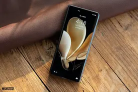 荣耀Magic V体验：全新移动平台加持，更适合商务人士的折叠屏产品图片