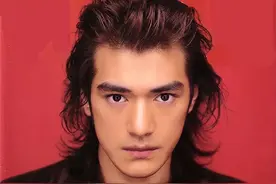 年轻时帅炸天，人过中年大变样的男神们，个个让女人心痛图片