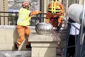江苏常州 轻生女子拒绝救援，咬伤消防员手臂图片