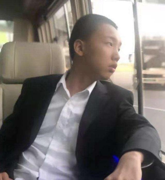 主席唯一的曾孙毛东东，650分考入人大，19岁高大帅气酷似伟人！