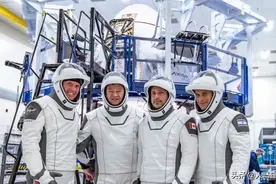 成功对接！4名私人宇航员抵国际空间站，3名富豪最小53岁最大71岁图片