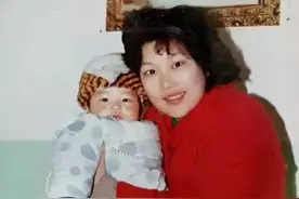 单亲妈妈宁可选择离婚，也不愿放弃脑瘫儿子，29年后考入哈佛大学图片