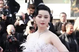 范冰冰戛纳最新生图曝光，皮肤差脸部肿胀，网友直呼医美过度图片