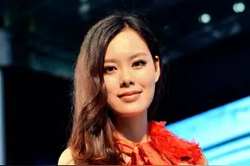 深圳车展上的香车美女图集图片