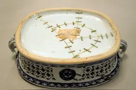 老手艺“锔瓷”，把铜钉放在裂缝处敲击，有趣的现象发生了图片