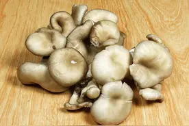 冬季多吃蘑菇，教你1个好吃做法，3天不吃就嘴馋，太香了图片