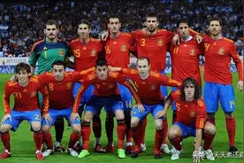 南非世界杯，西班牙7场比赛进8球，除此之外还创造了一个历史新低图片