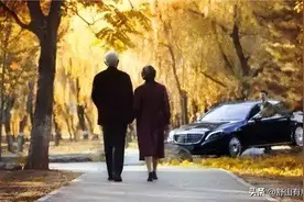 只有一个孩子的70后，晚年的“无助”，在49岁那年就注定了图片