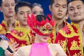 柳岩戴面具跳桑巴舞热情似火 皮肤白皙肩颈线优越图片