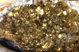 黄金储量900吨，拿着金碗讨饭，遍地黄金被当地人拿去换白菜！图片