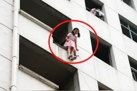 9岁女童25楼坠落后续：女孩生还后哭喊妈妈救命，母亲遭质疑发声图片