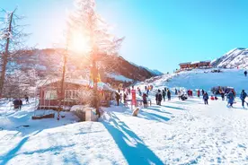 适合朋友圈外出游玩的文案图片