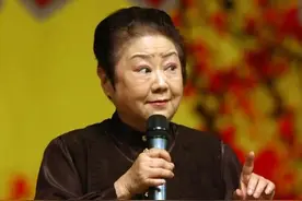 京剧名家李世济：儿子和丈夫去世，儿媳改嫁，她为孙女撑起一片天图片
