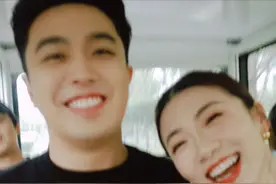 与郑恺分手5年，程晓玥晒多张甜蜜合照及大钻戒宣布订婚：10年长篇小说进入下一章啦图片