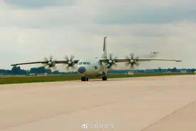 起飞！直击多型战机昼夜飞行训练图片