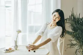 30多岁独居女人的通讯录里：修水管的、通下水道的、电工、开锁的图片