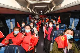 自治区南溪山医院首批驰援百色核酸采样检测医疗队队员凯旋图片