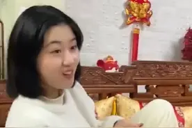 山东一男子和未来老丈人同住，晚上偷钻进女友被窝，被小舅子举报图片