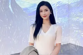 天津音乐学院美女老师图片