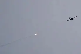 乌军承认，击落自家无人机图片