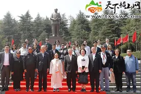 菲律宾前总统阿罗约瞻仰参观韶山图片