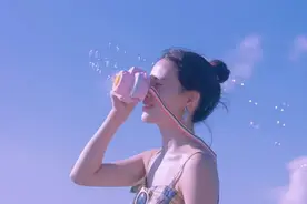 故事：邻家哥哥回国后，让我帮他安排住处，不想这是他追我第一步图片