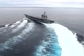 技不如人？国外卫星：中国福建舰转弯半径3.4公里，里根号仅500米图片