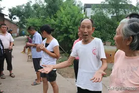 村民小组长60岁有补贴吗？图片