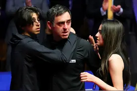 儿子帅女儿靓，奥沙利文夺冠晒一家三口！皇帝：赢球机器图片