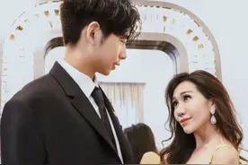 何超盈减肥成功堪比贾玲，罕晒夫妻合影，辛奇隆眼神紧盯漂亮老婆图片