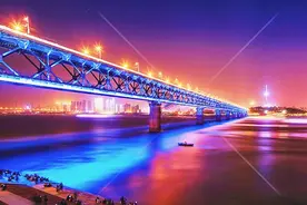 南京长江大桥比武汉长江大桥长2倍多，为何知名度美誉度不及后者图片