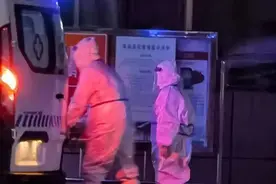 镜头｜120转运急救人员逆行特写图片