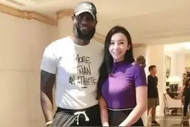 美女篮球主持人张曼源，身材傲人，深受观众喜爱图片