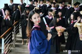 坐亲戚的车，五百公里要我二百块钱，我该给她吗？图片