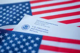 美国移民和绿卡：在美国有没有绿卡差别很大，到底应该如何移民？图片