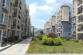 把户口从一个村迁到另一个村，这些权利就消失了，你知道么？图片