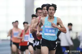 [图集]3分43秒40！广西选手刘德助打破男子1500米全国室内纪录图片