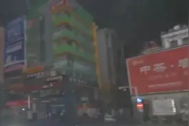 昨晚，强降雨致梧州部分片区停电，供电部门迅速抢修恢复供电图片