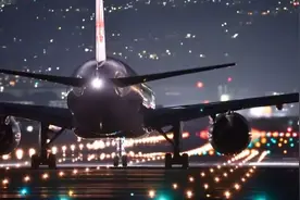 飞机在后半夜就不能起飞了？事实果真如此吗图片