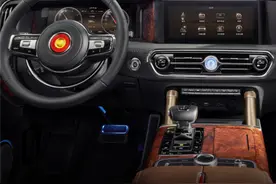 配4.0T大V8 东方“劳斯莱斯库里南”内饰曝光：奢华图片