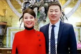 8年前，盲人歌手刘赛不顾反对嫁到农村，今丈夫成了她的骄傲图片
