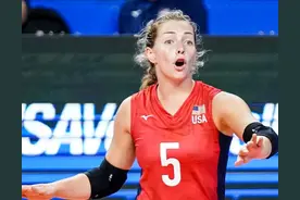 世界女排联赛最新积分榜 美国3-0胜巴西抢第1 中国仍第2 说下赛制图片