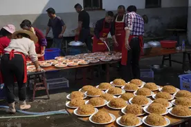 侄子结婚，作为姑姑的我随礼8000，离开时，嫂子给我10000图片