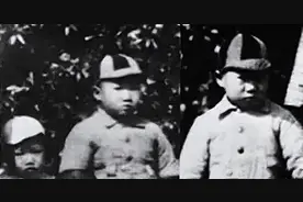 1930年，三子毛岸龙秘密入读大同幼儿园，留下此生唯一的两张照片图片