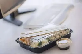 嫌出餐慢，外卖小哥竟打伤店家！图片