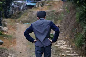 为什么许多单身汉一到50岁很快就没了，三个原因，通常农村更常见图片